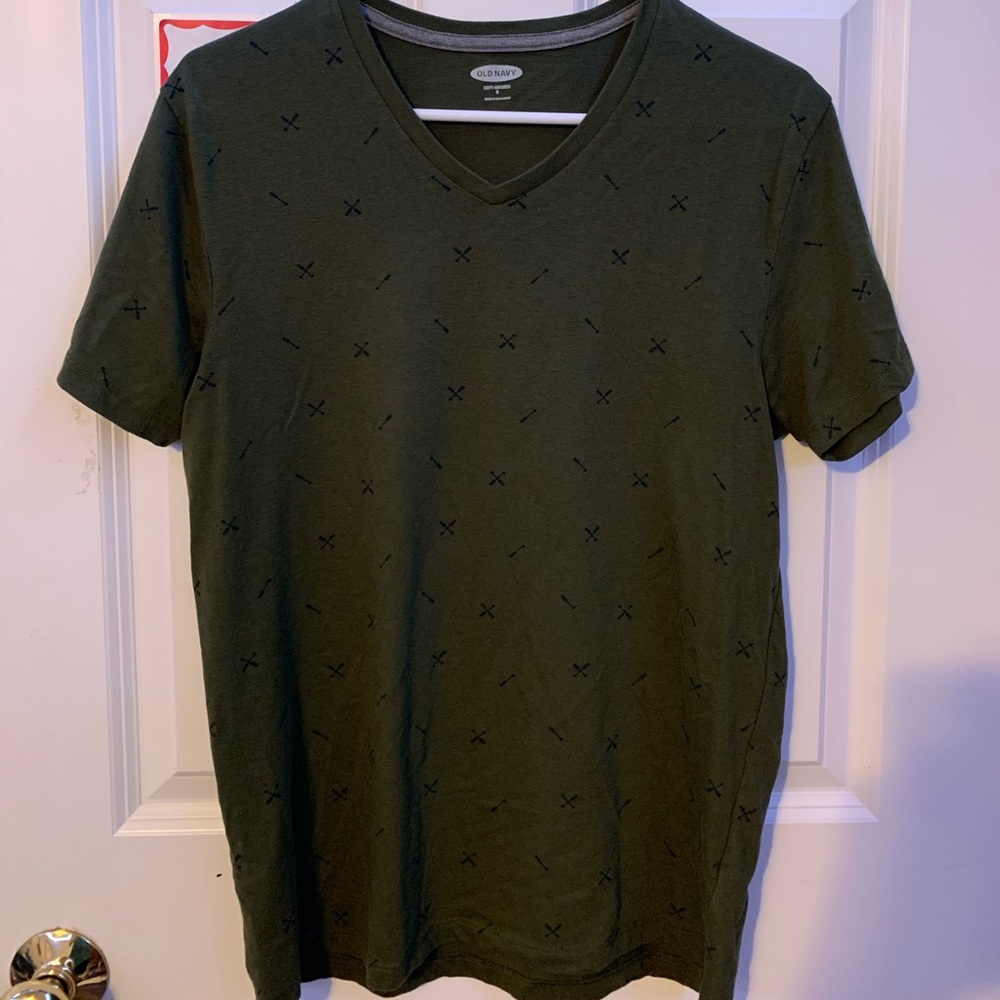 Old Navy V-neck